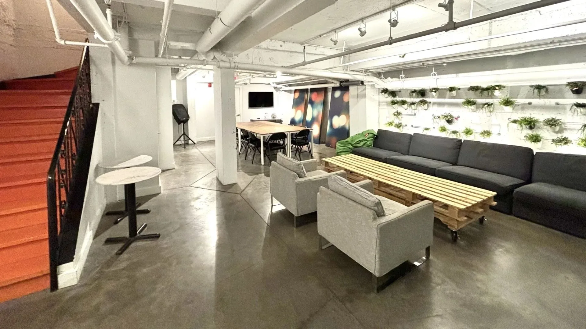 Lounge 2